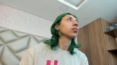 Snapshot of im_gaia chatting on November 9, 12:03 pm Im Gaia online show from November 9, 12:03 pm