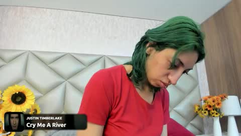 Snapshot of im_gaia chatting on November 13, 12:15 pm Im Gaia online show from November 13, 12:15 pm