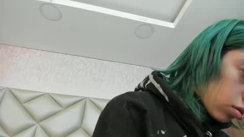 Snapshot of im_gaia chatting on November 22, 12:15 pm Im Gaia online show from November 22, 12:15 pm