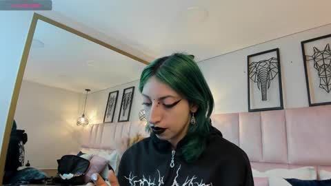 Snapshot of im_gaia chatting on November 30, 12:31 pm Im Gaia online show from November 30, 12:31 pm