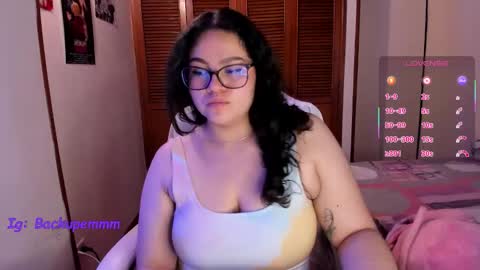 Snapshot of im_meii chatting on November 19, 7:58 pm mei mei uwu online show from November 19, 7:58 pm