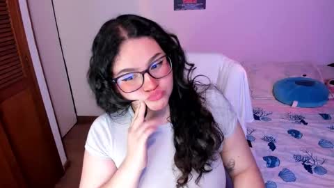 Snapshot of im_meii chatting on December 17, 1:11 am mei mei uwu online show from December 17, 1:11 am