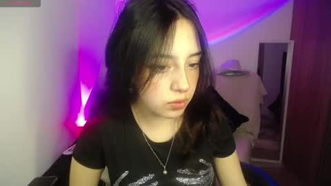 Snapshot of im_misssilver chatting on October 16, 3:29 am im_misssilver online show from October 16, 3:29 am