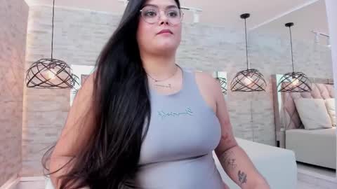 im mou  online show from February 21, 3:43 pm