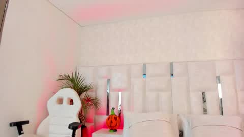 Nika online show from October 31, 1:34 pm