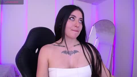 Snapshot of im_rosse_ chatting on December 19, 9:11 pm Jade Rosse online show from December 19, 9:11 pm