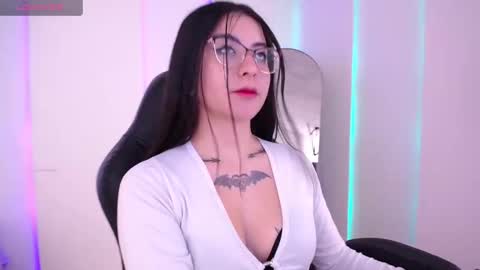 Snapshot of im_rosse_ chatting on February 3, 7:08 pm Jade Rosse online show from February 3, 7:08 pm