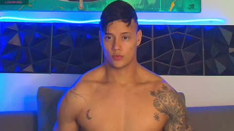 Snapshot of imconor chatting on December 13, 12:09 am imconor online show from December 13, 12:09 am