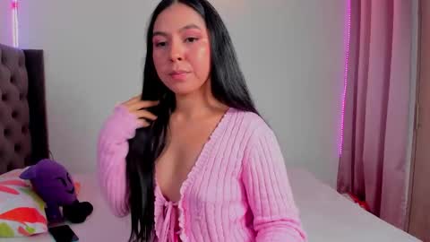 Snapshot of imdayaadams chatting on November 2, 5:43 am Dayana online show from November 2, 5:43 am