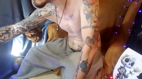 Snapshot of imglorious1 chatting on October 19, 1:23 pm JJ online show from October 19, 1:23 pm