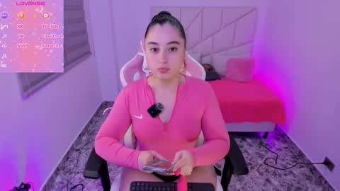  independient model online show from November 17, 11:32 pm