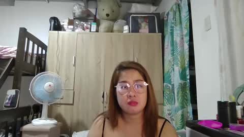 Snapshot of immaculate02 chatting on December 19, 9:07 am Immaculate02 online show from December 19, 9:07 am