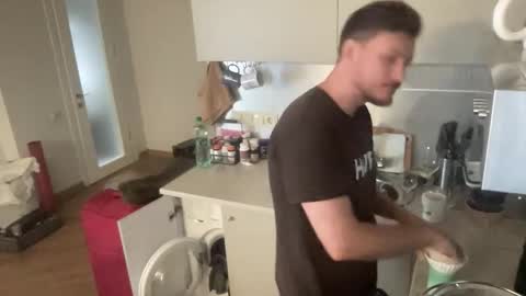 imnotall online show from September 19, 8:05 am