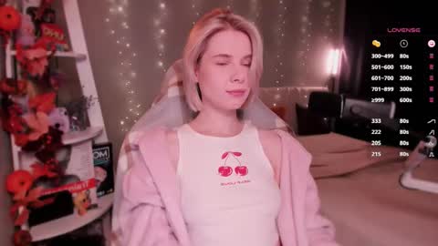 Snapshot of imnotmia chatting on November 16, 10:21 am Mia online show from November 16, 10:21 am