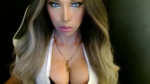 Queen Gwen online show from September 27, 4:06 am