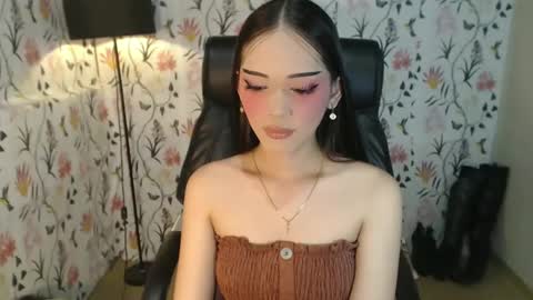 Snapshot of imyourlegalbaby chatting on February 1, 7:05 am Aki online show from February 1, 7:05 am