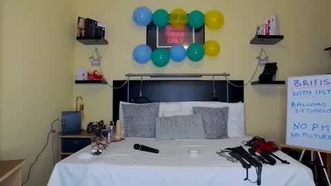 inannalove online show from September 25, 9:24 am