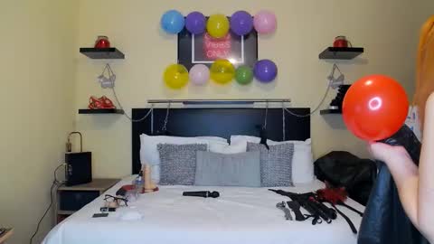 inannalove online show from November 13, 8:08 pm