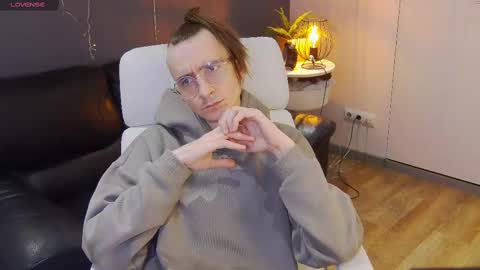 incandenza_ online show from February 23, 7:49 pm