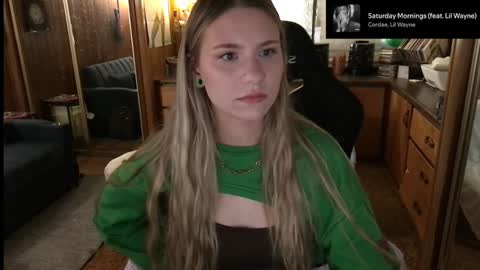 Snapshot of incognitoqueen chatting on December 20, 9:54 am Carter online show from December 20, 9:54 am