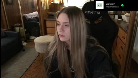 Snapshot of incognitoqueen chatting on December 28, 4:51 am Carter online show from December 28, 4:51 am