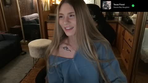 Snapshot of incognitoqueen chatting on January 2, 5:14 am Carter online show from January 2, 5:14 am