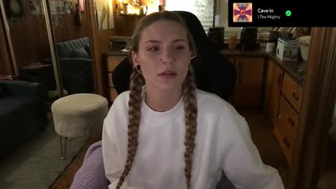 Snapshot of incognitoqueen chatting on January 23, 4:30 am Carter online show from January 23, 4:30 am