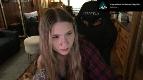 Snapshot of incognitoqueen chatting on January 24, 5:42 am Carter online show from January 24, 5:42 am