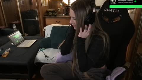 Snapshot of incognitoqueen chatting on February 4, 7:18 am Carter online show from February 4, 7:18 am