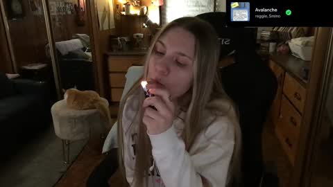 Snapshot of incognitoqueen chatting on February 13, 5:37 am Carter online show from February 13, 5:37 am