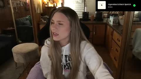 Snapshot of incognitoqueen chatting on March 6, 4:30 am Carter online show from March 6, 4:30 am