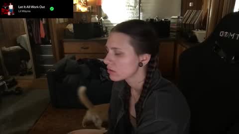 Snapshot of incognitoqueen chatting on October 16, 4:46 am Carter online show from October 16, 4:46 am