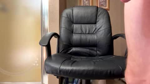 Snapshot of incredablejohnson chatting on November 29, 10:07 am incredablejohnson online show from November 29, 10:07 am