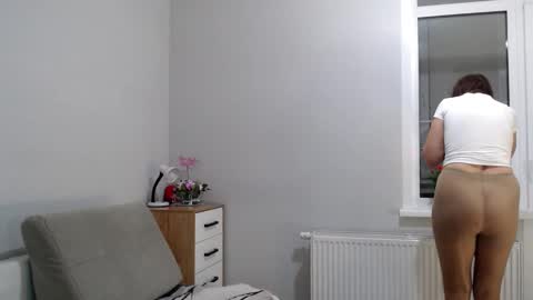 Snapshot of increible_della chatting on January 11, 12:40 pm Della online show from January 11, 12:40 pm