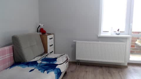 Snapshot of increible_della chatting on March 8, 5:49 am Della online show from March 8, 5:49 am