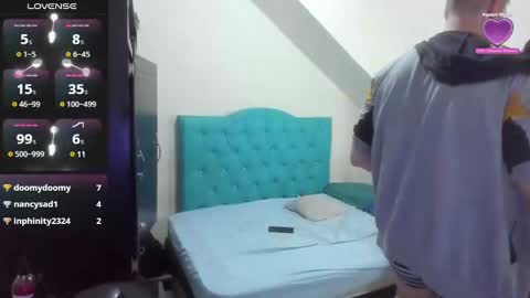 incubus_couple1 online show from December 5, 1:28 pm