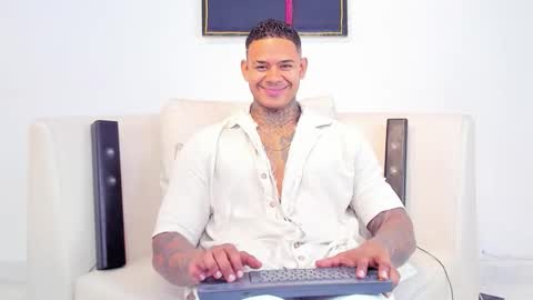 Snapshot of independent_project chatting on October 6, 4:43 am Jacobo online show from October 6, 4:43 am