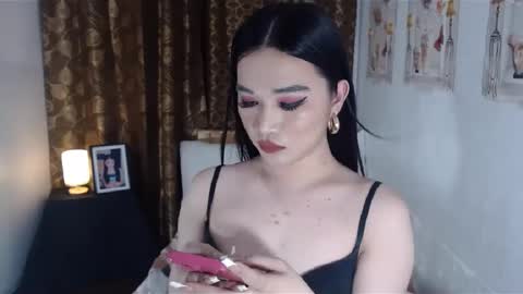 indestructabletrixie online show from January 10, 5:37 am