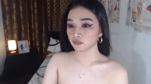 indestructabletrixie online show from March 11, 9:04 pm