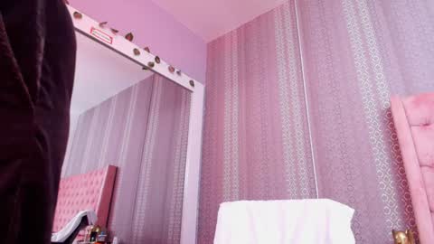 Indi Catalina online show from January 26, 1:25 pm