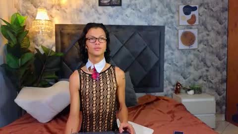 Snapshot of indi_rave chatting on November 17, 1:17 pm INDI online show from November 17, 1:17 pm