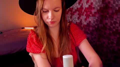 Snapshot of indian_summer_ chatting on January 6, 10:24 am Melissa No Baby or bb sexy etc... online show from January 6, 10:24 am