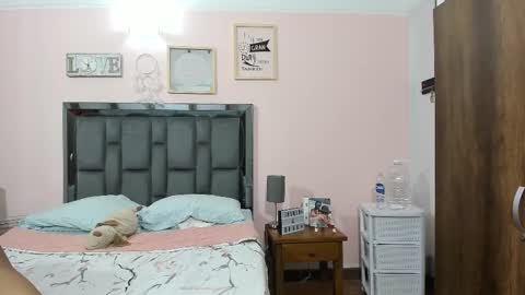 Snapshot of indiana_jones2 chatting on February 16, 11:37 pm Exclusive Content online show from February 16, 11:37 pm