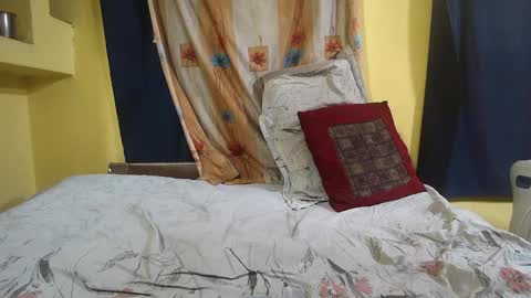 Snapshot of indiancumking chatting on December 26, 10:37 am inindiancumking online show from December 26, 10:37 am