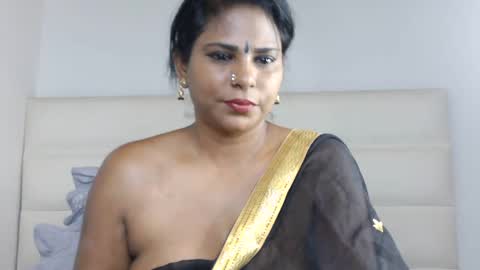 Snapshot of indiandreams_ chatting on November 3, 9:54 am Palavi online show from November 3, 9:54 am