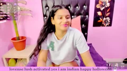 Snapshot of indianflame chatting on November 12, 7:31 am PARADISEQUEEN online show from November 12, 7:31 am
