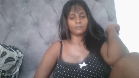 Snapshot of indianjasmin chatting on January 12, 8:36 am priya online show from January 12, 8:36 am