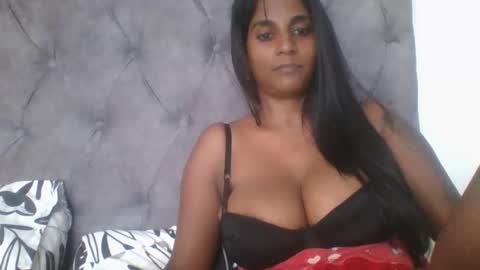 Snapshot of indianjasmin chatting on January 13, 10:03 am priya online show from January 13, 10:03 am