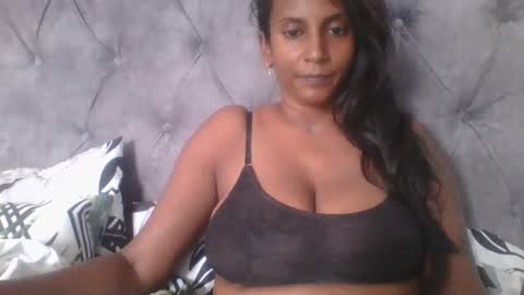 Snapshot of indianjasmin chatting on January 21, 6:00 am priya online show from January 21, 6:00 am