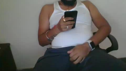 Snapshot of indianlover1433 chatting on February 15, 9:27 am Indian lover online show from February 15, 9:27 am